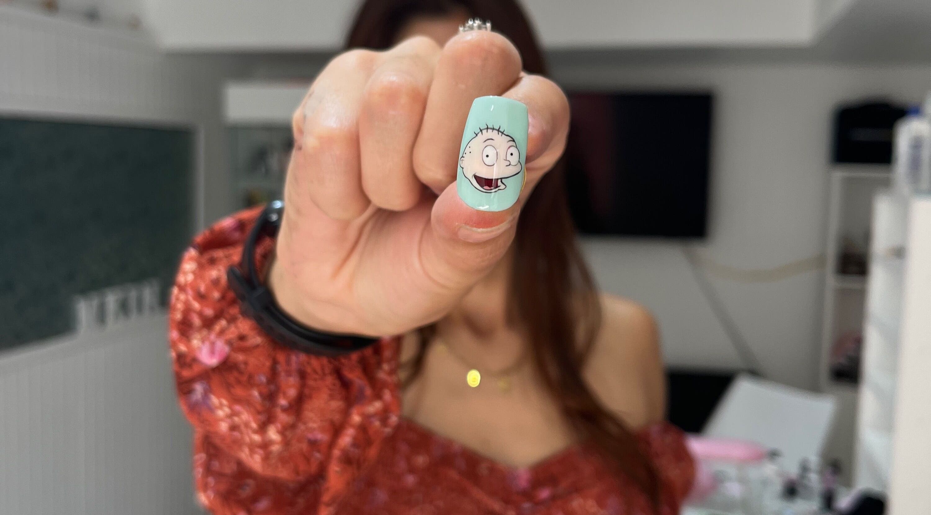 Uña decorada con diseño animado en MYKIN, Antofagasta, Antofagasta, CL.