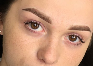 Perfectly shaped eyebrows at Velora Studio Massage & PMU (Inside Collective Salon) in Portsmouth, England, GB.