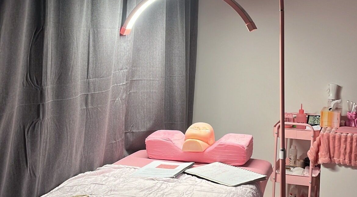 Makeup station at Beckyy’s Glam Atelier, Modbury North, South Australia, showcasing a pink treatment area.