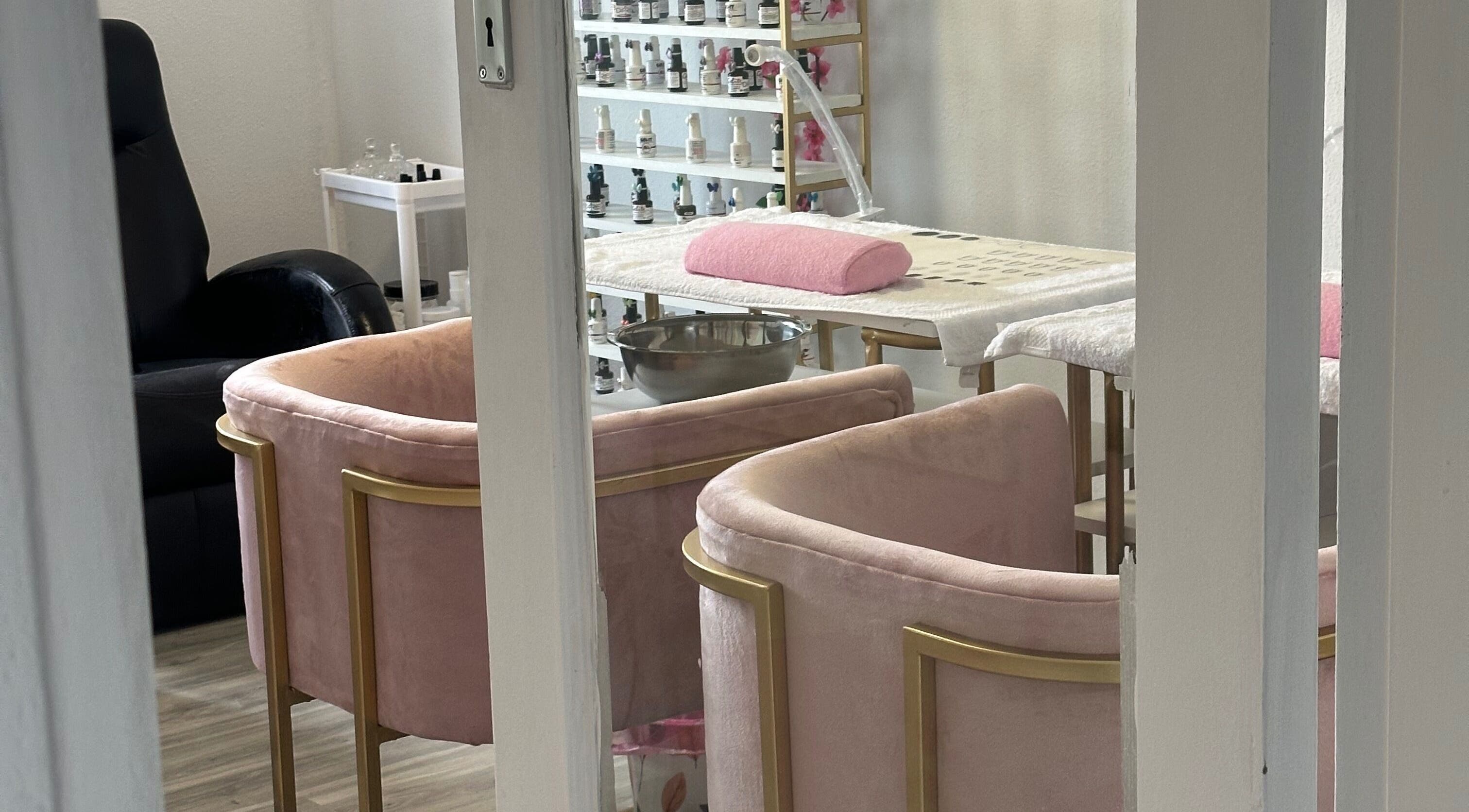 Elegant pink chairs and spa treatment area at Noella Mobile Spa, Cape Town, Western Cape, ZA.