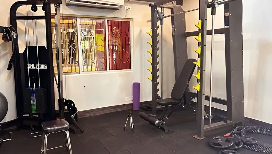 Feel Good Fitness gym in Guernsey, Saint-pierre-port, GG with state-of-the-art equipment setup.