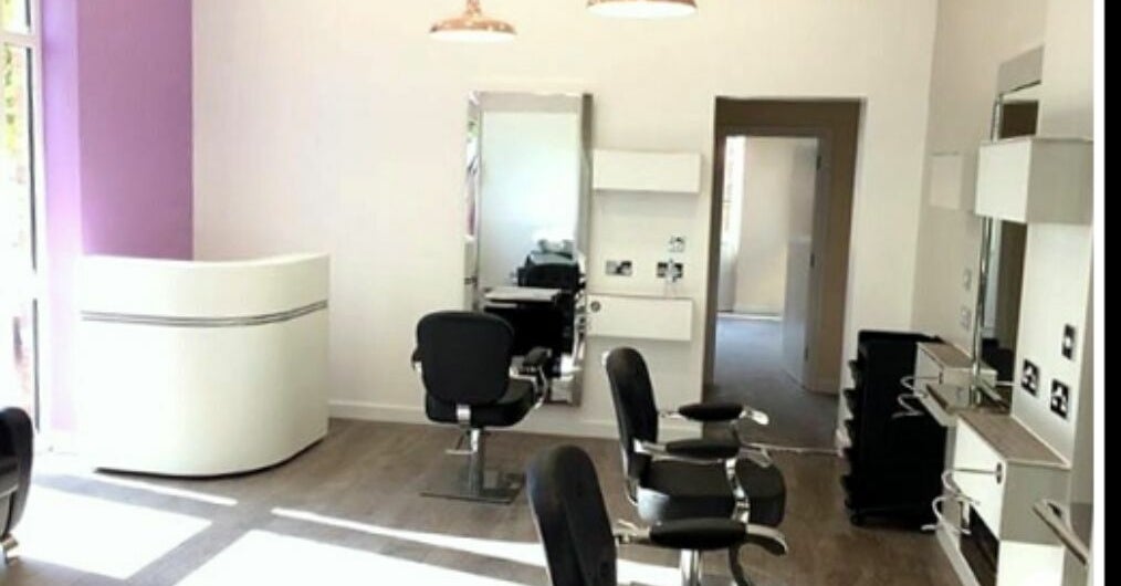 Reserva una cita en Fitzys Ladies & Gents Hair Stylists 38 Trafalgar