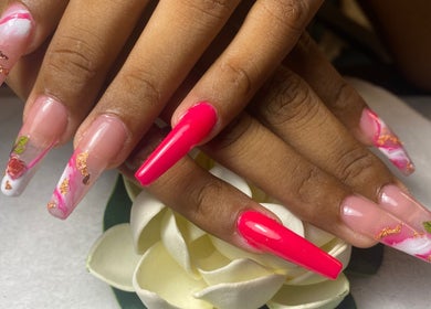 Ongles artistiques avec design floral à Flash Ongle Gigi, Sainte-rose, Basse-terre, GP.