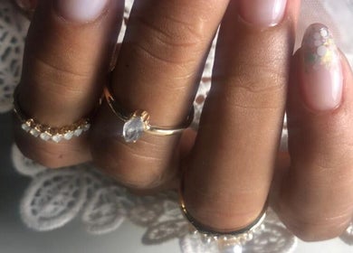 Manucure élégante avec bijoux à Flash Ongle Gigi, Sainte-rose, Basse-terre, GP.