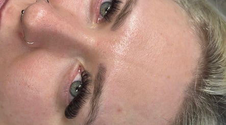 Close-up of expertly applied eyelash extensions at O.luxe lash lounge, Trowbridge, England, GB.
