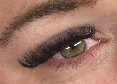 Close-up of eyelash extensions at O.luxe lash lounge, Trowbridge, England, GB.