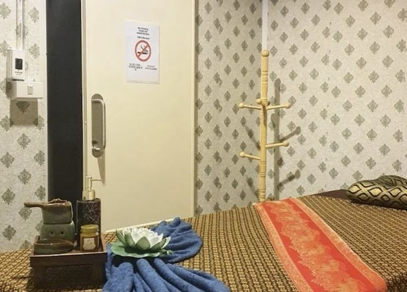 Serene massage room at Baan Nathong Massage, Krung Thep Maha Nakhon, TH showcasing tranquil decor and relaxation.