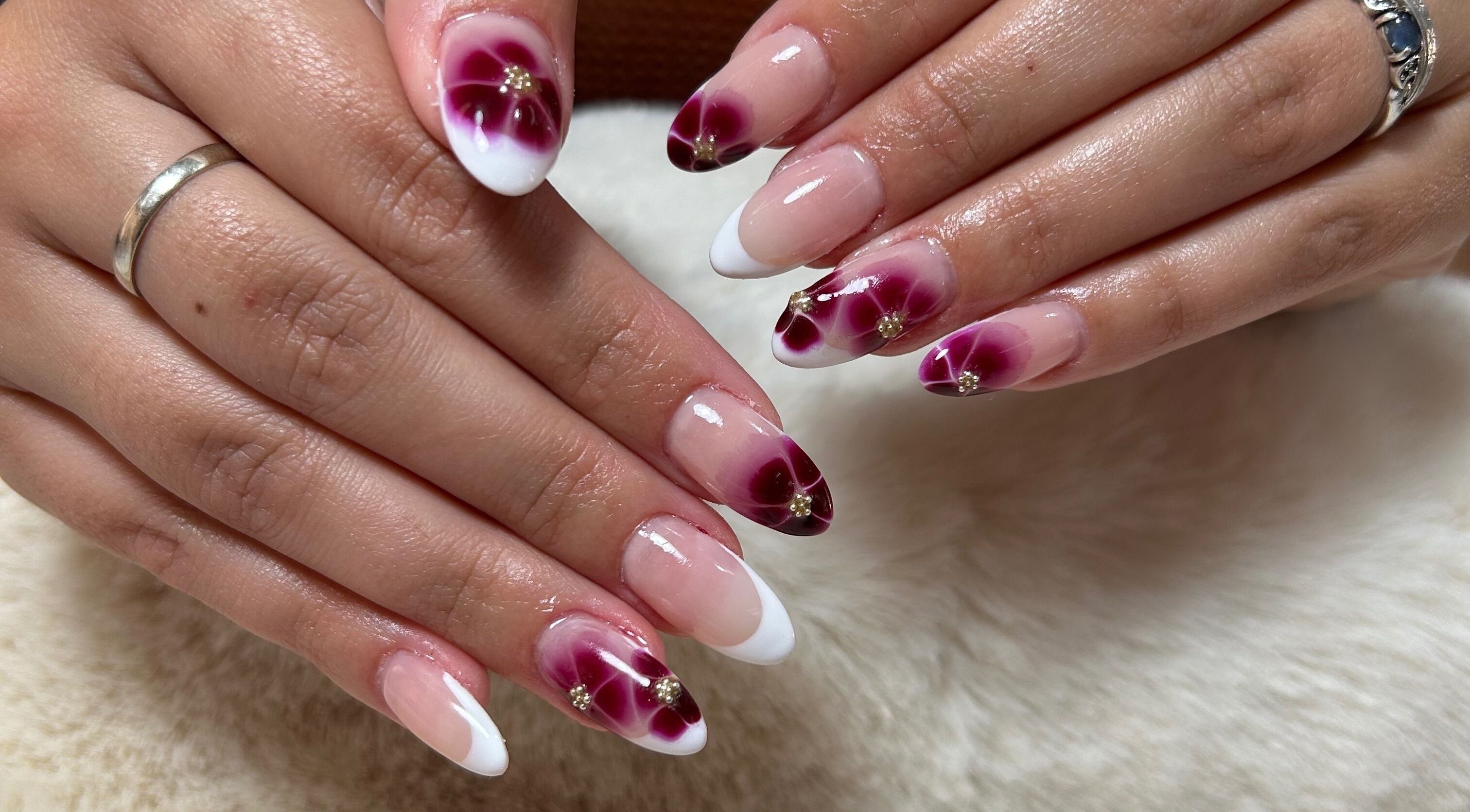 Diseño de uñas artístico en Cristina Barcia, El Puerto De Santa María, Andalucía, ES.