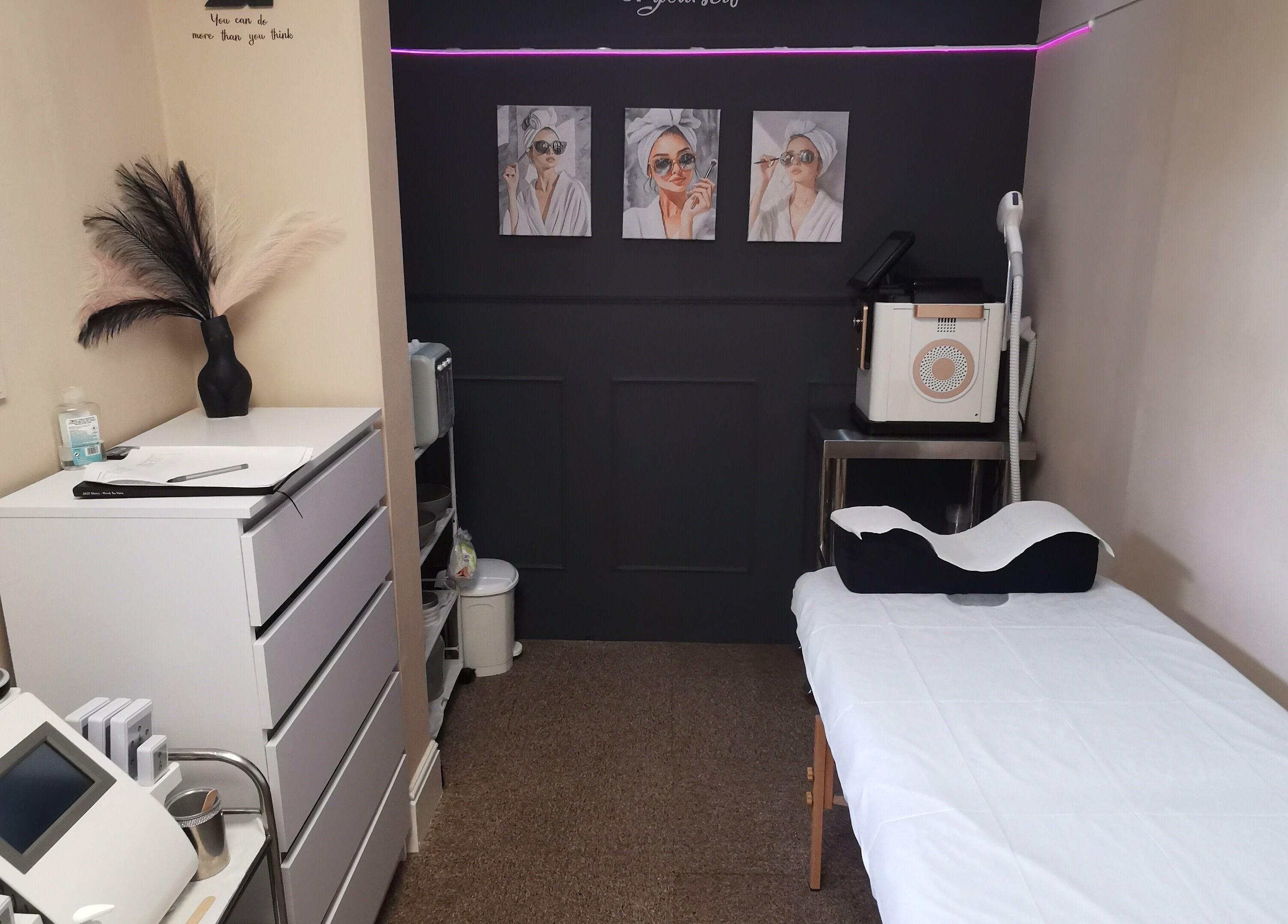 Relaxing treatment room at Easy Silhouette in Peterborough, England, GB, showcasing beauty and wellness setup.