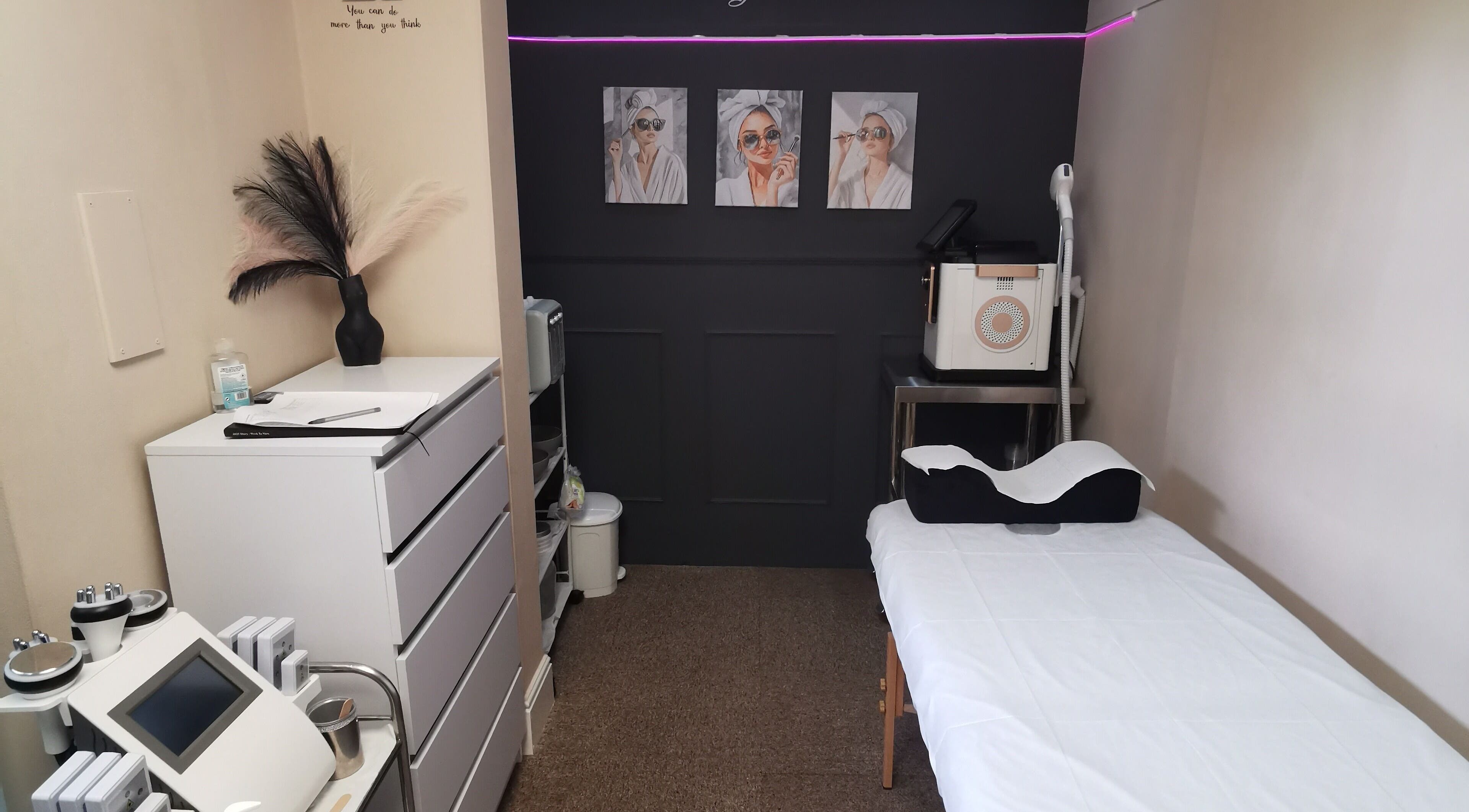 Relaxing treatment room at Easy Silhouette in Peterborough, England, GB, showcasing beauty and wellness setup.