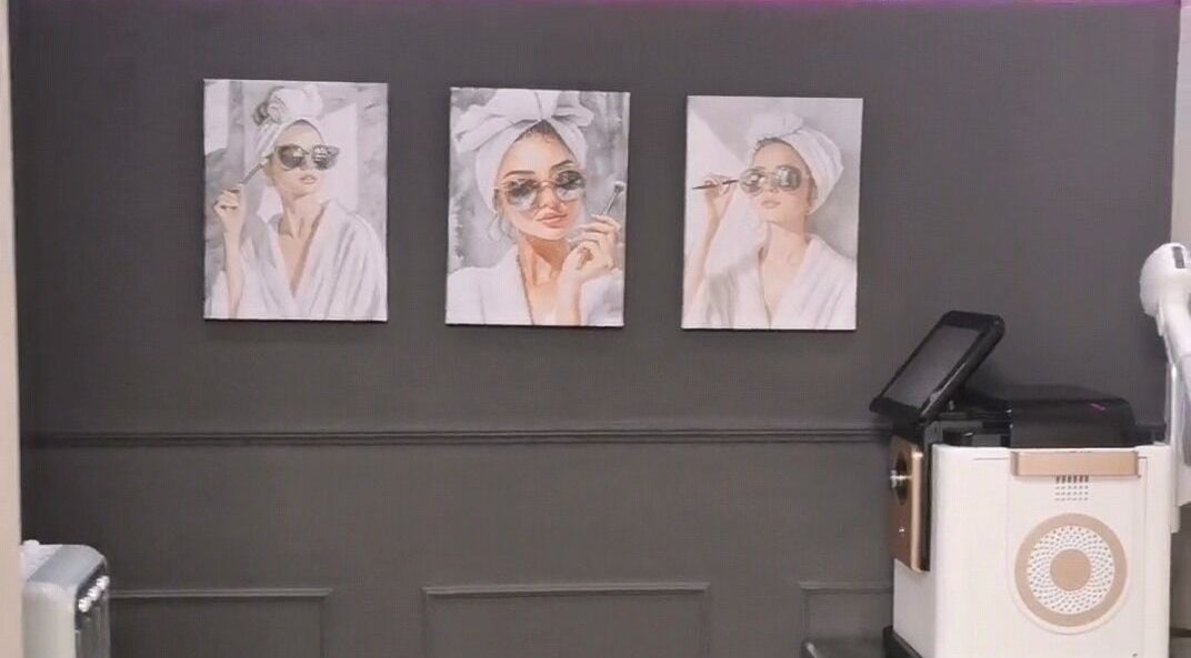 Stylish wall art at Easy Silhouette, Peterborough, England, GB enhances the beauty experience.