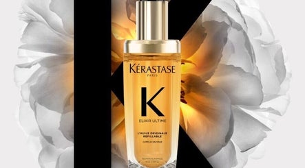 Kerastase Elixir Ultime at Andreanne Landry Rivest, Gatineau, Québec, CA with floral background.