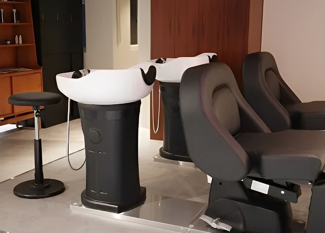 Modern wash stations at PEACH Japanese Hair Salon, Hong Kong Island, HK highlight ultimate comfort and style.