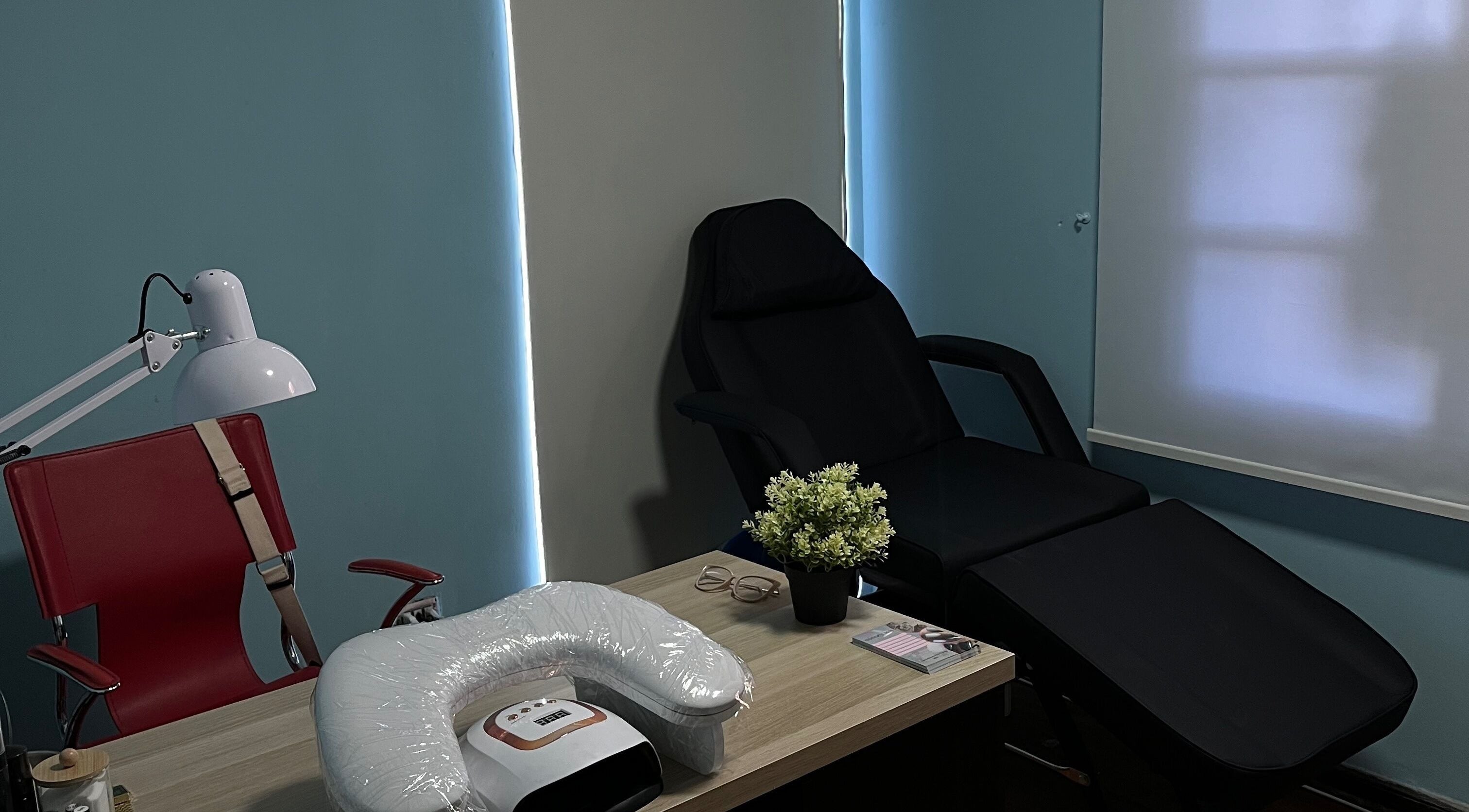 Espacio acogedor en Nailsbymary.cl, Santiago, Región Metropolitana, CL, con muebles y decoración moderna.