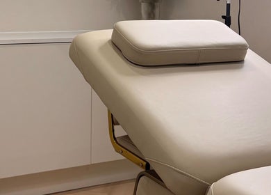 Treatment bed at The Soul Co at Maed, Sutton Coldfield, England, GB.