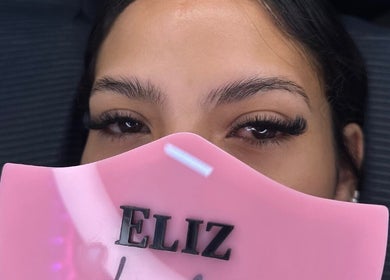Mirada con pestañas realzadas en Eliz Lashes Studio, Arecibo, Arecibo, PR.