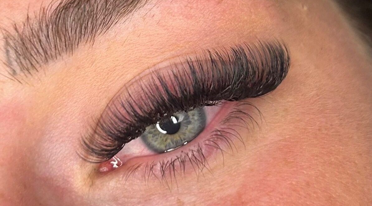 Close-up of stunning eyelash extensions at BB Lashes, Sheffield, England, GB, showcasing artistry and precision.
