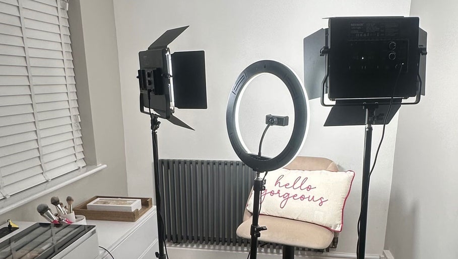 Professional lighting setup at El Emery Makeup & Beauty, Stafford, England, GB, showcasing a cozy glam studio.