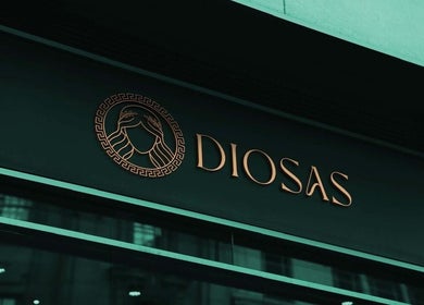 Fachada de Diosas Studio Spa en Bucaramanga, Santander, CO, con logo elegante.