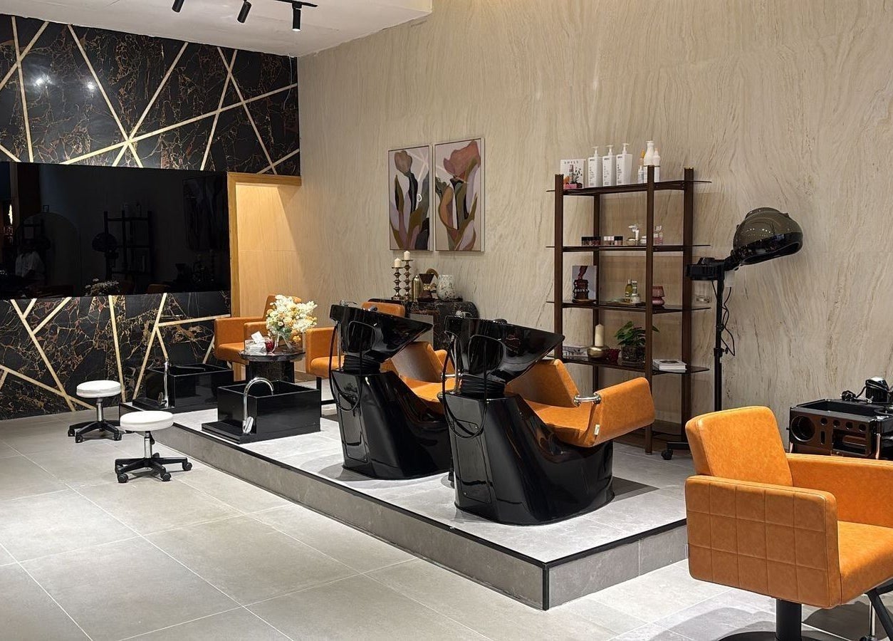 Modern interior of Rawan Star Salon, Jeddah, Makkah Province, SA with stylish seating and decor.