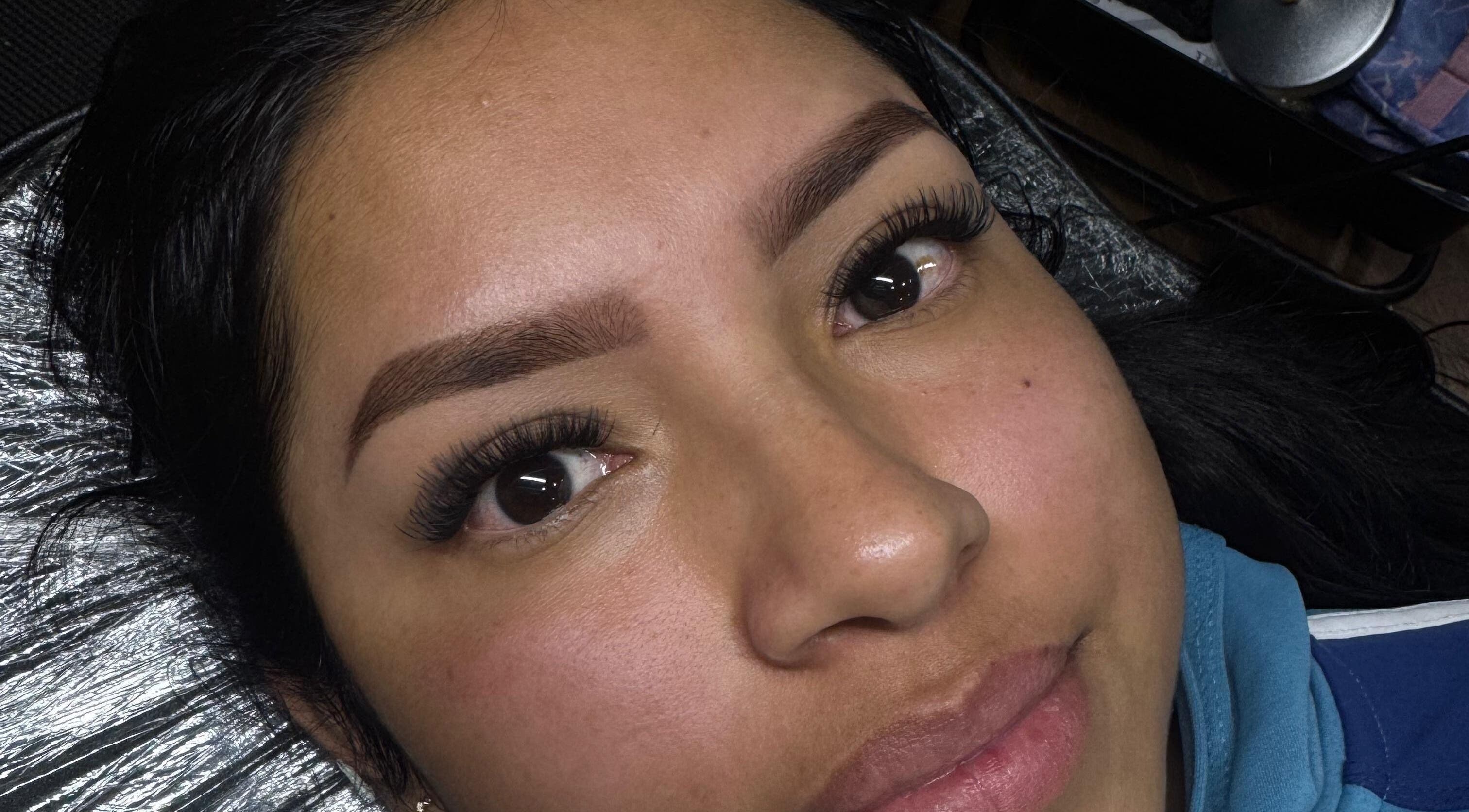 Tratamiento de cejas en Cejas express Rancagua, O'higgins, CL mostrando resultados profesionales.