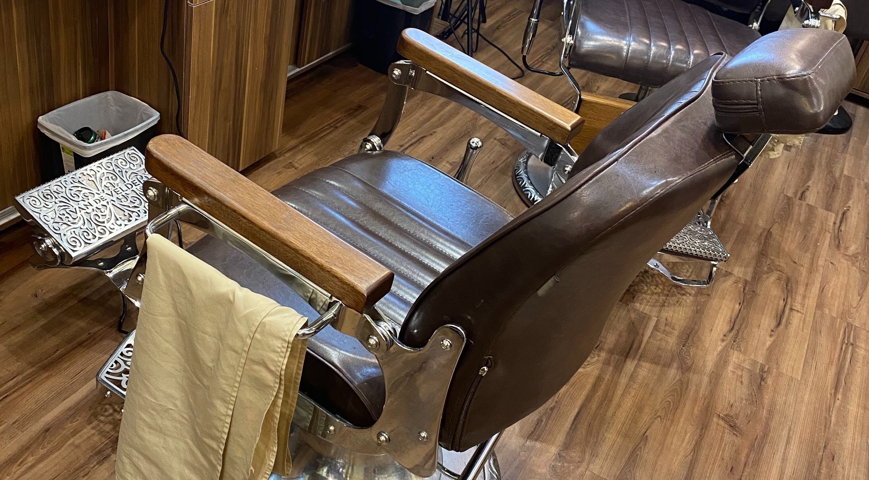 Cadeira de barbearia clássica na Favela Barbershop, Frankfurt Am Main, Hessen, DE.