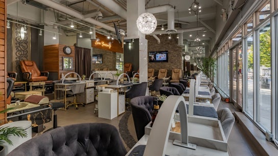 La Lotus Nails Spa