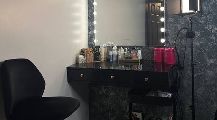 Zoe Lashes NYC beauty station with mirror lights in New York, New York, US.