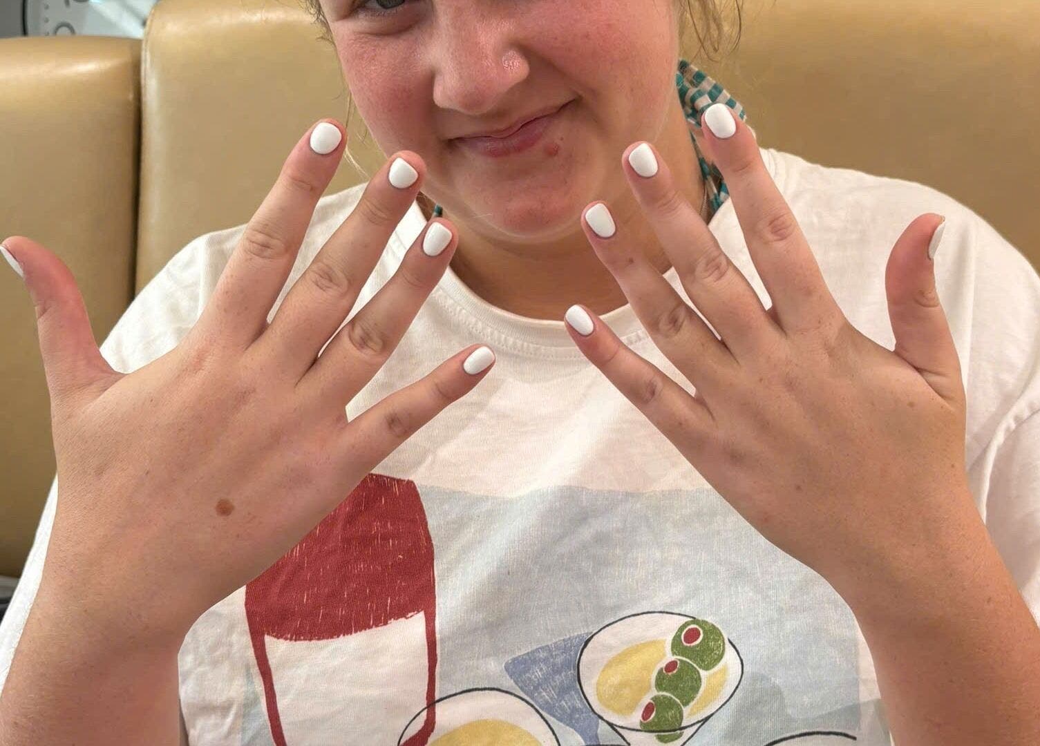 Bộ móng tay trắng sáng tại Missha Spa, Đà Nẵng, Đà Nẵng, VN, thể hiện sự tinh tế và chăm sóc kỹ lưỡng.