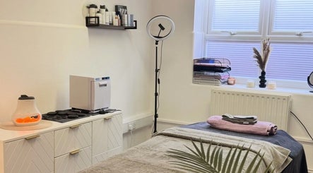 Well-equipped spa room at Glow Method Crawley in Crawley, England, GB. Inviting and serene atmosphere.