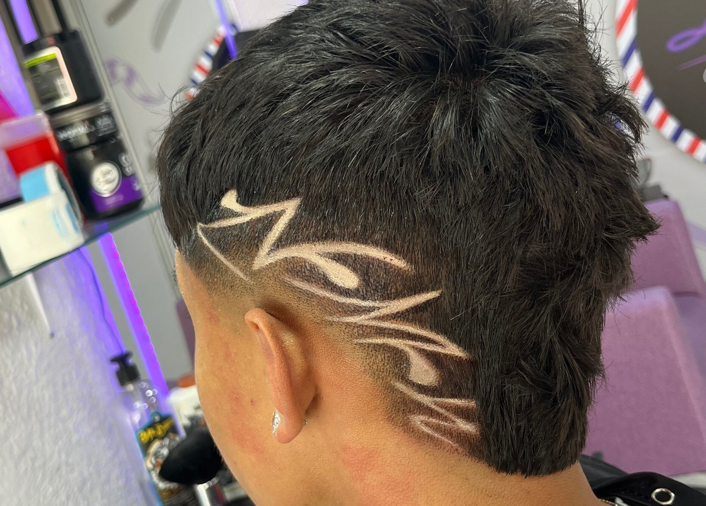 Corte de cabello con diseño artístico en Lady Barber💜, Bogotá, D.c., Bogotá, D.c., CO.