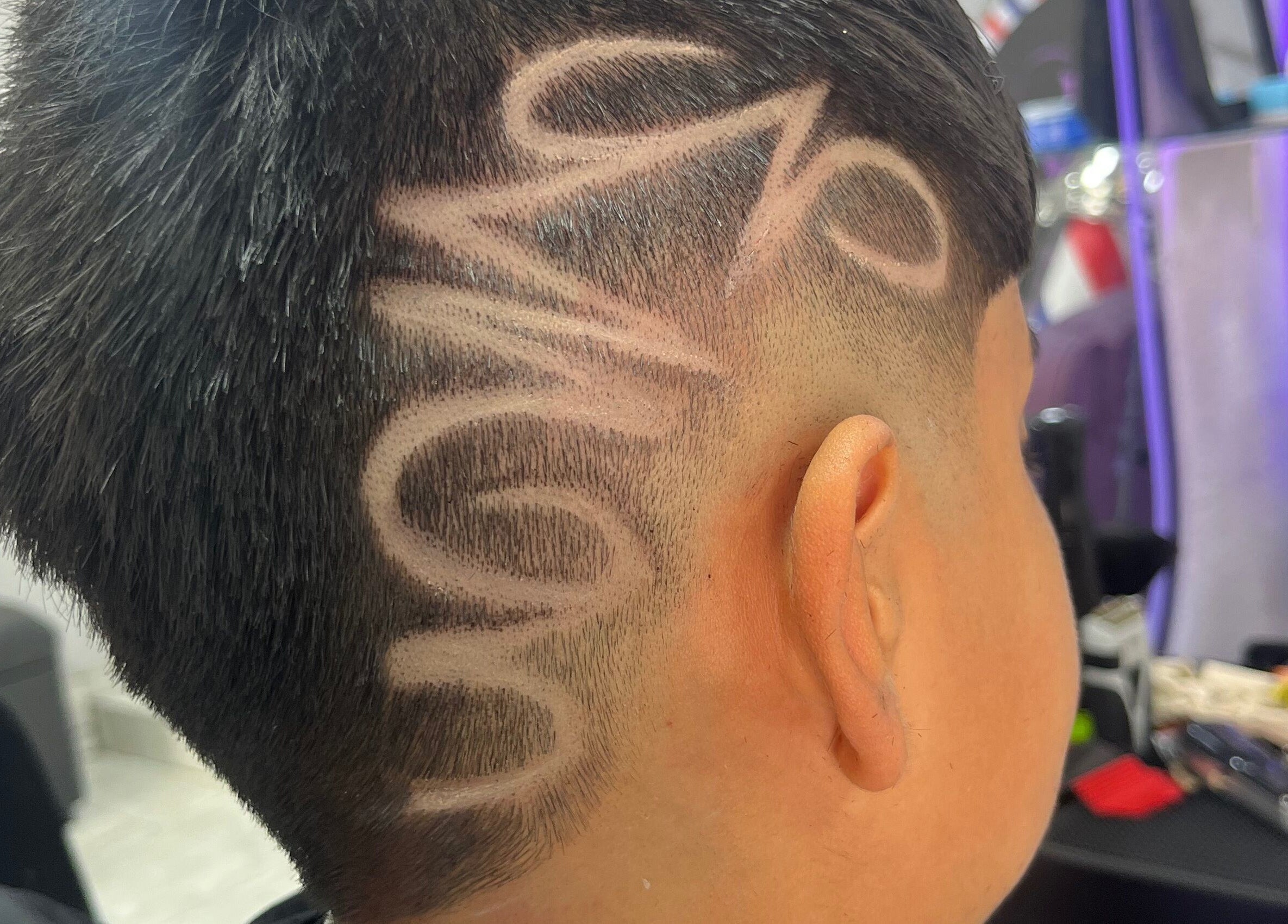 Diseño de corte en Lady Barber💜, Bogotá, D.c., Bogotá, D.c., CO. Estilo artístico y moderno.