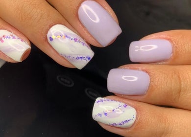 Diseño de uñas pastel con detalles en Babys_Nails_Caracas, Caracas, VE.