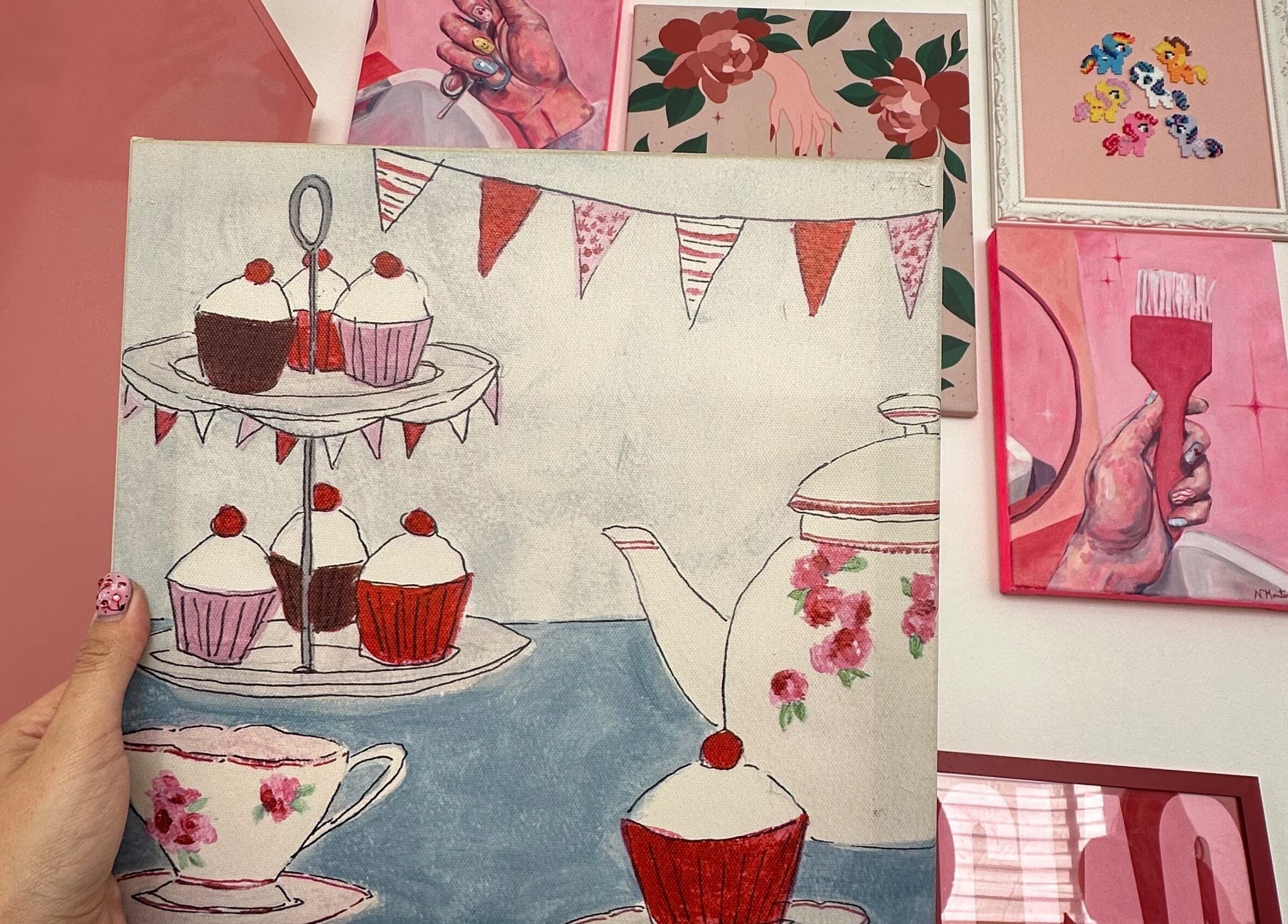 Obra de arte con cupcakes en Taller Capilar, Concepción, Bío Bío, CL. Decoración mural colorida.