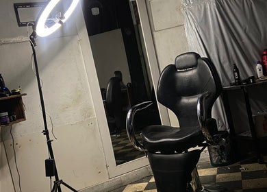 Silla de barbería en Labarberiadelnegro, Buenos Aires, Ciudad Autónoma De Buenos Aires, AR, con iluminación profesional.