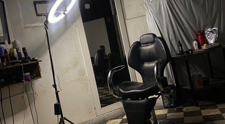 Silla de barbería en Labarberiadelnegro, Buenos Aires, Ciudad Autónoma De Buenos Aires, AR, con iluminación profesional.