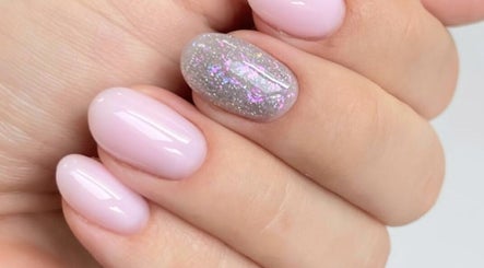 Elegant pink and glitter nails at H&B Nail Lab, Melbourne, Victoria, AU.