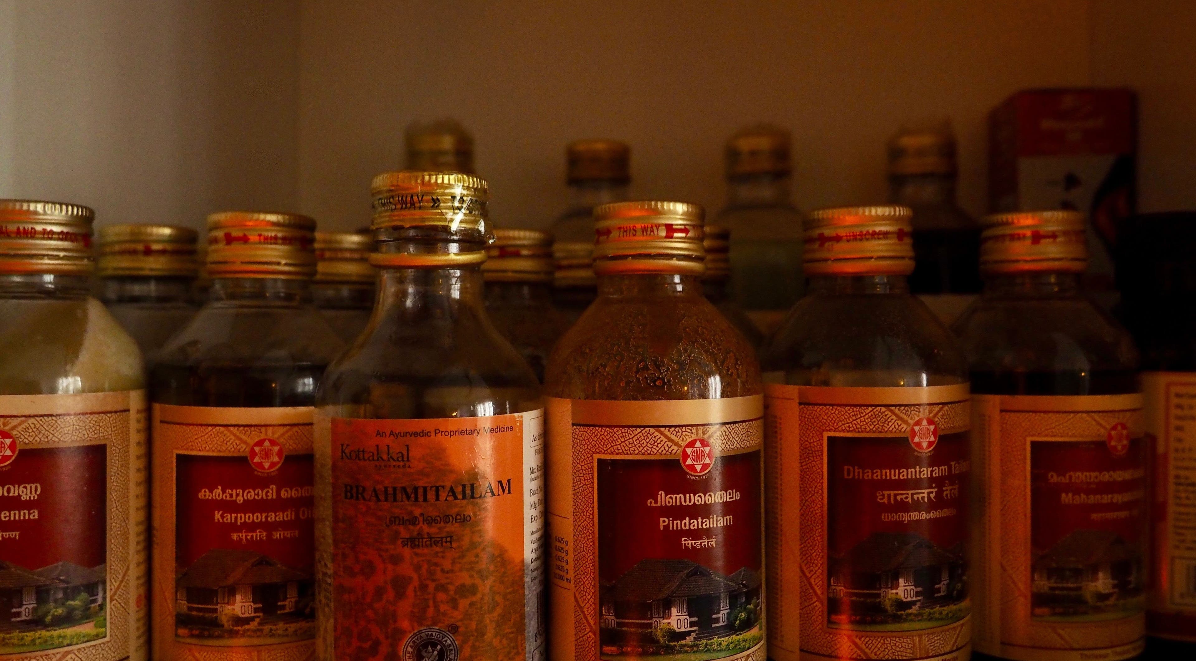 Huiles ayurvédiques chez Pranamaya ~ Consultations, Massages & soins ayurvedique par Marine à Lyon, Auvergne-rhône-alpes, FR.