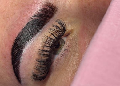 Elegant eyelash and brow styling at Ari cosmetics, Royal Wootton Bassett, England, GB.