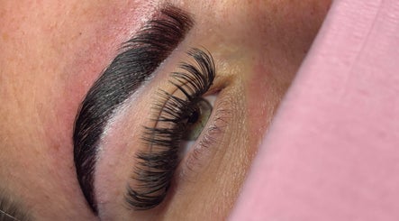 Elegant eyelash and brow styling at Ari cosmetics, Royal Wootton Bassett, England, GB.