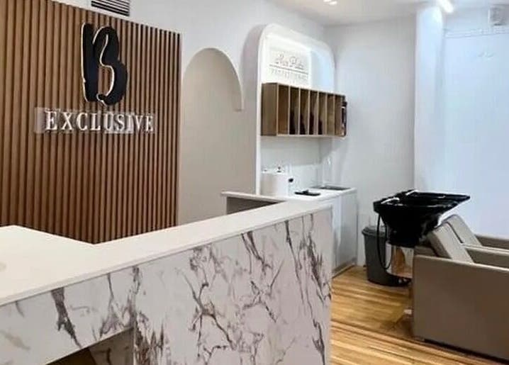 Το κομψό εσωτερικό του B Exclusive στη Θεσσαλονίκη, GR, με πολυτελείς ανέσεις και μοντέρνα διακόσμηση.