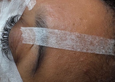 Extension de cils appliquée à Kaïa Studio, Les Abymes, GP, mettant en avant un soin beauté professionnel.
