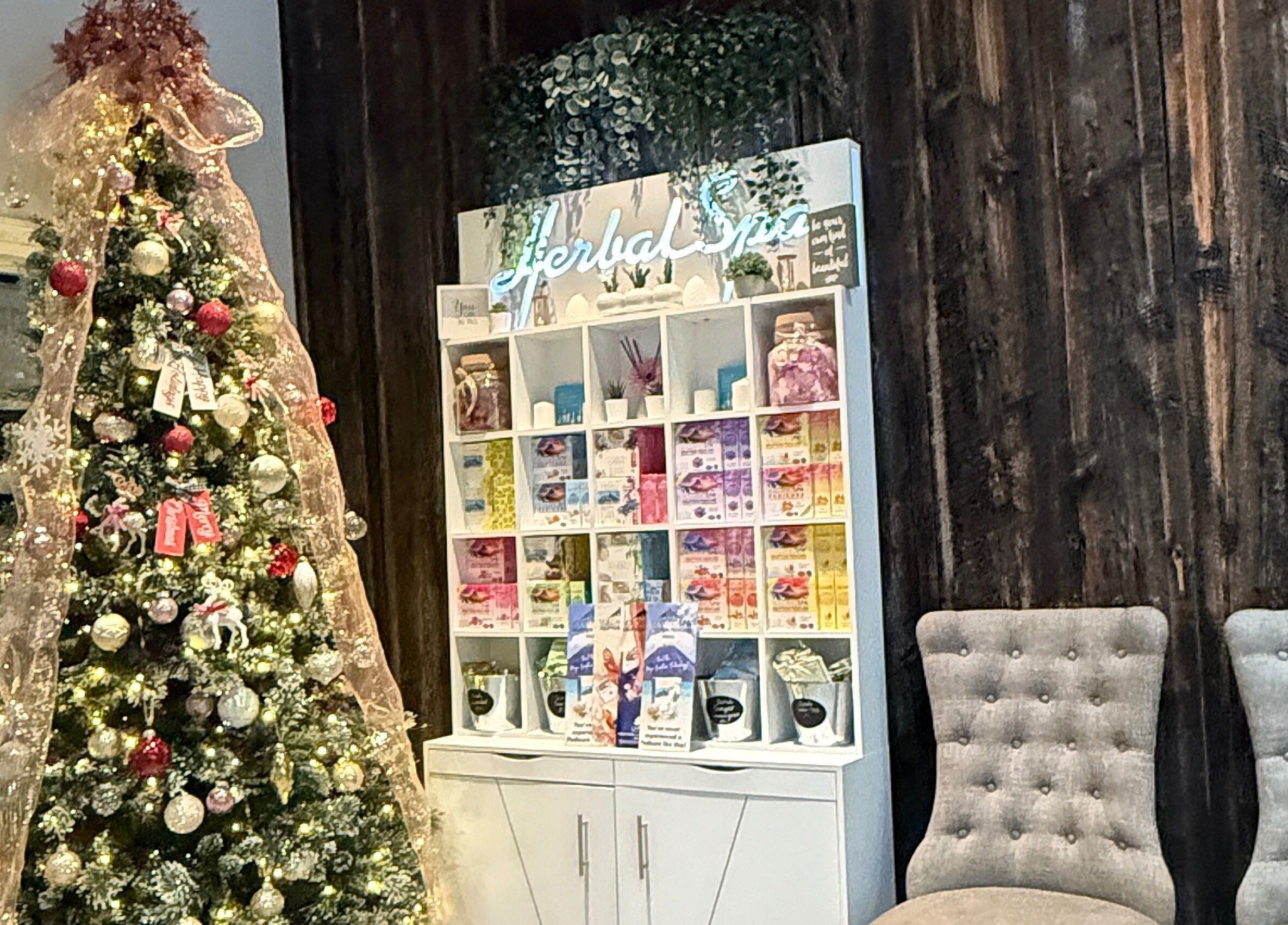 Festive decor at Beverly Nails and Spa Boutique, Beverly, Massachusetts, US creating a warm holiday atmosphere.