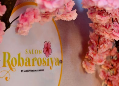 Pink floral decor at Salon Robarosiya, Gelioya, Central Province, LK enhances beauty and wellness ambiance.