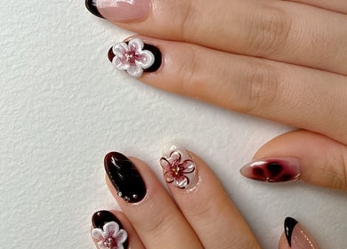 Elegant floral nail art design at Naily Atelier, West Ryde, New South Wales, AU.