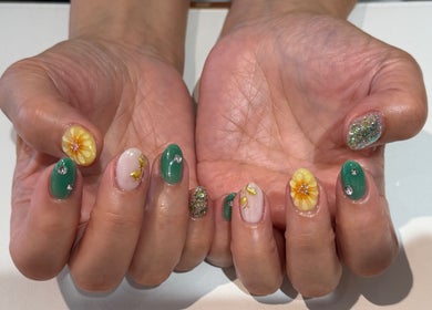 Floral and gem nail art at Naily Atelier, West Ryde, New South Wales, AU showcasing intricate design.