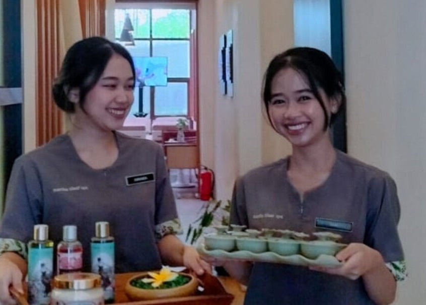 Friendly staff at MARTHA TILAAR SALON DAY SPA DEPOK, Jawa Barat, offer spa treatments with a smile.