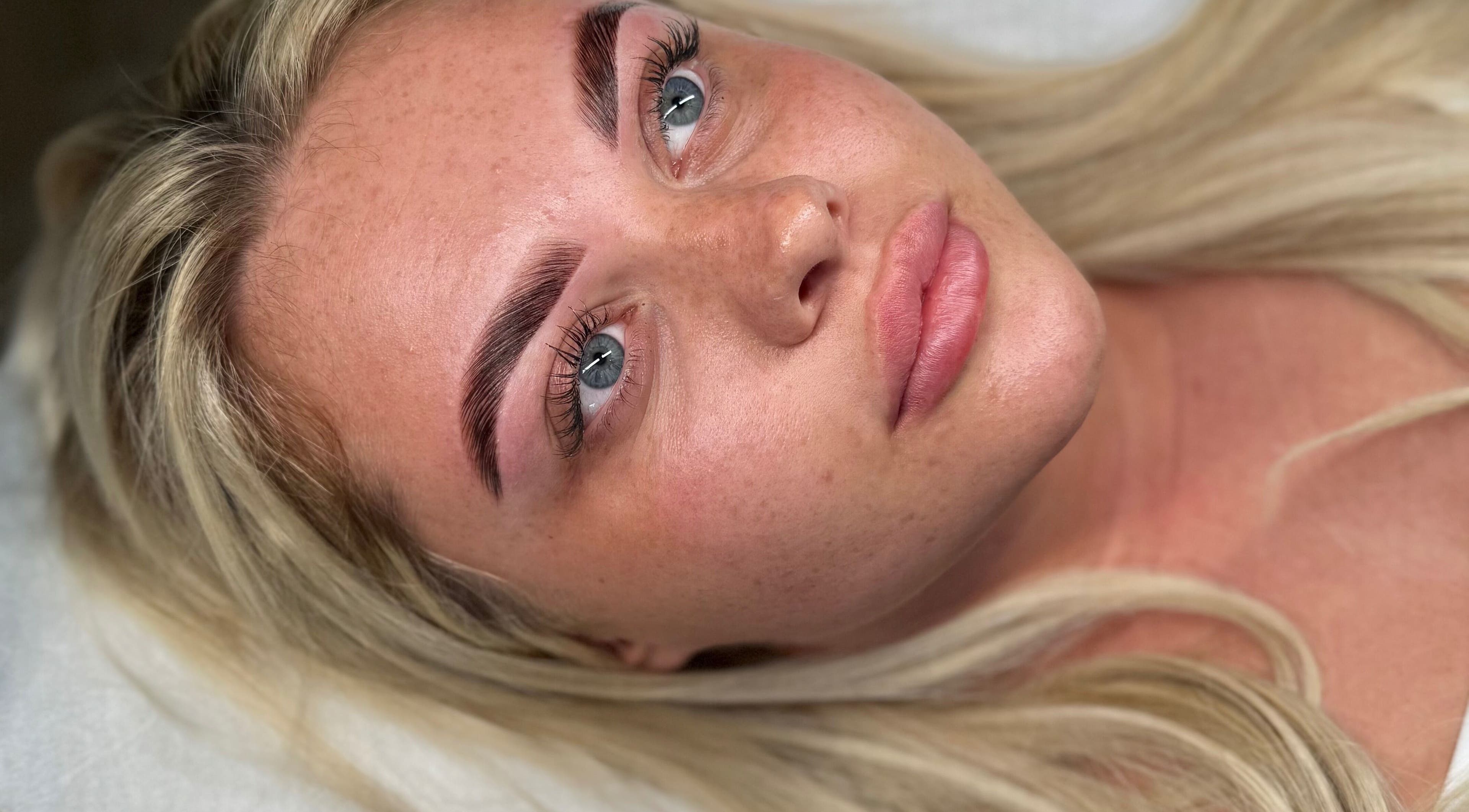 Close-up of perfectly shaped eyebrows at dhbrows in Kirkby In Ashfield, England, GB. Beauty and wellness expertise.