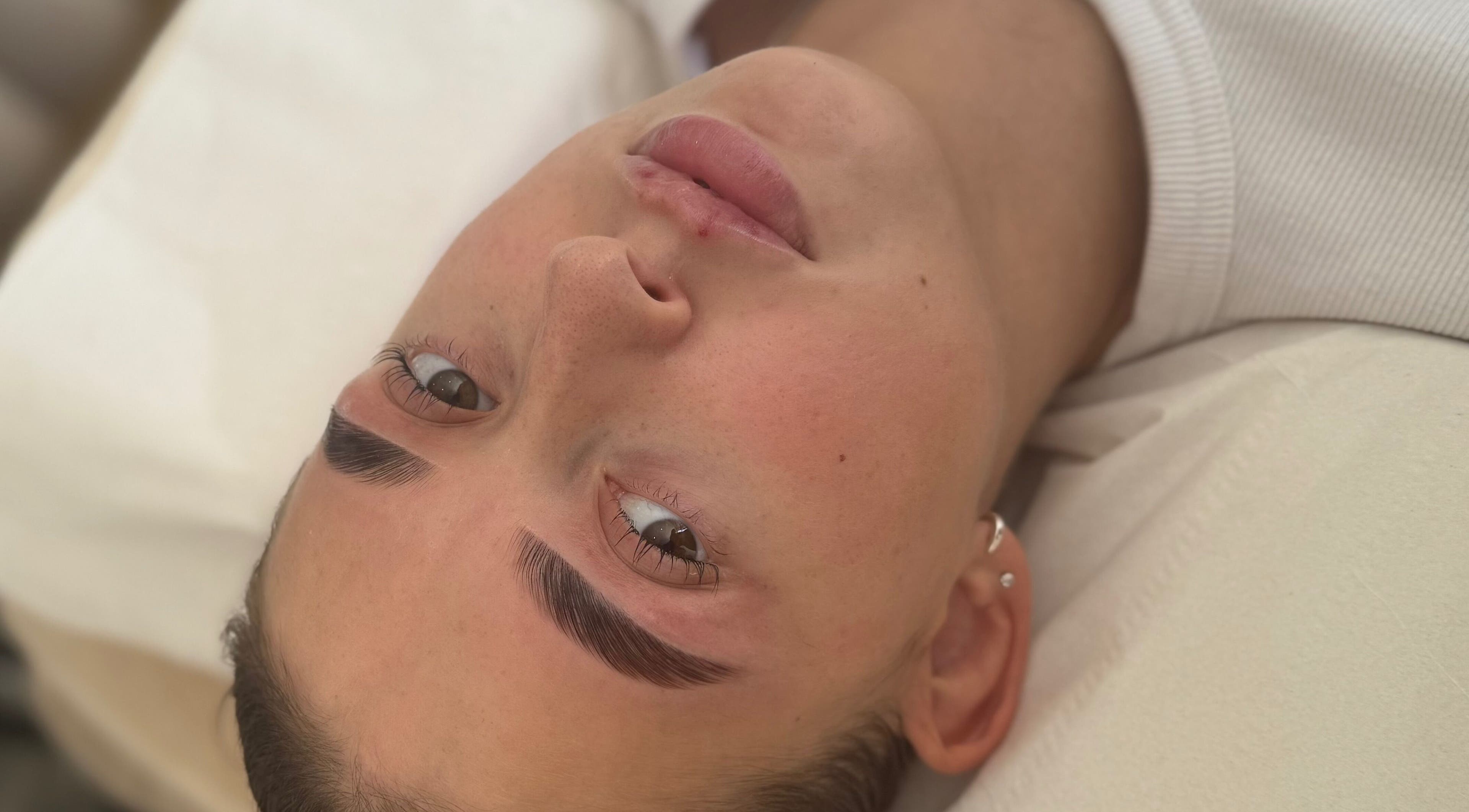 Perfectly groomed eyebrows at dhbrows, Kirkby In Ashfield, England, GB, showcasing expert beauty techniques.