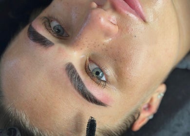 Sourcils stylisés à L’atelier By Victoria, Bron, Auvergne-rhône-alpes, FR.